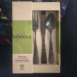 Skandia Black Stainless Flatware 20-Piece Set - New In Box